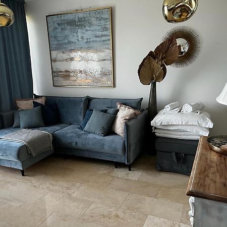 Sunnycliff Apartment Rewal Luaran gambar